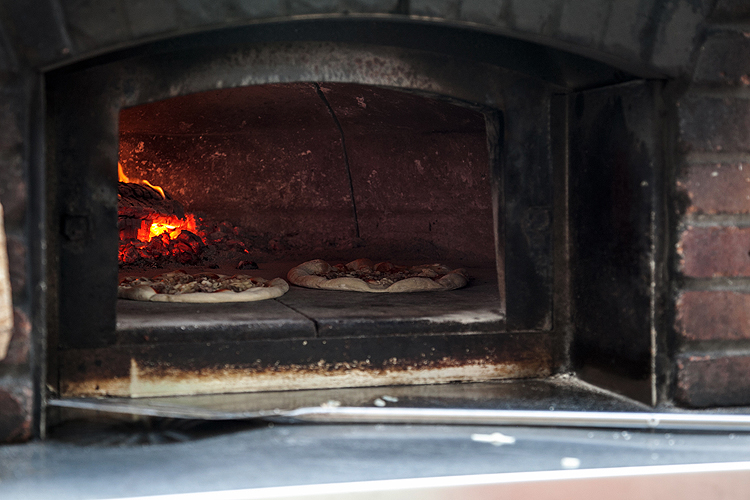 Nomad Pizza Truck Chicago