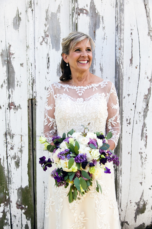 Illinois Barn Wedding Photos by Poe Photography