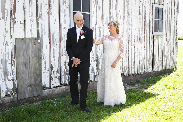 Illinois Barn Wedding Photos